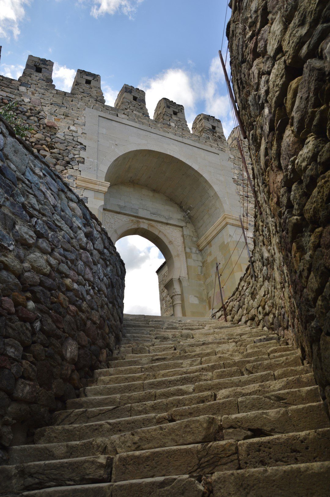 Stairway and entrance arch to the western sector of Rabati Fortress
