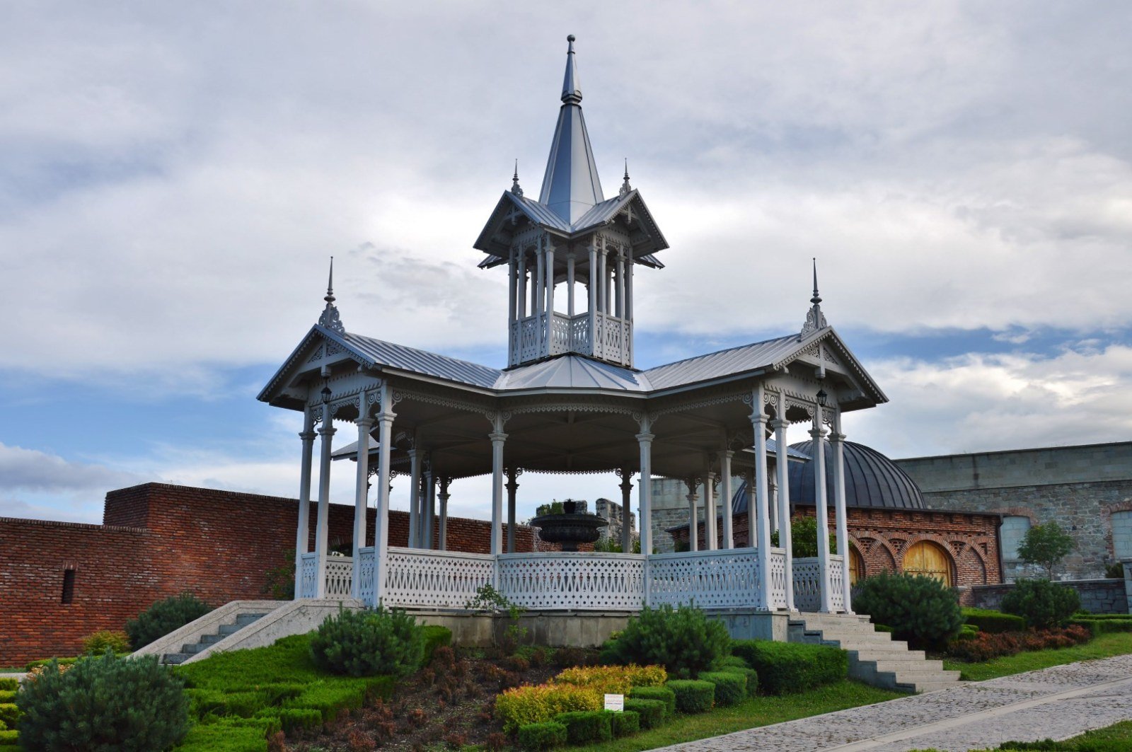 Wooden cruciform pavilion inside Rabati, Akhaltsikhe