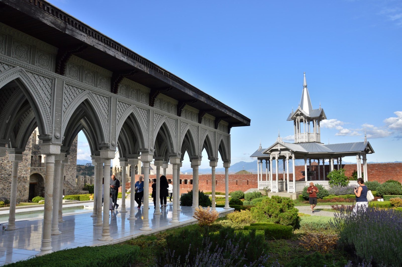 Ogival portal and wooden cruciform pavilion in the Rabati citadel