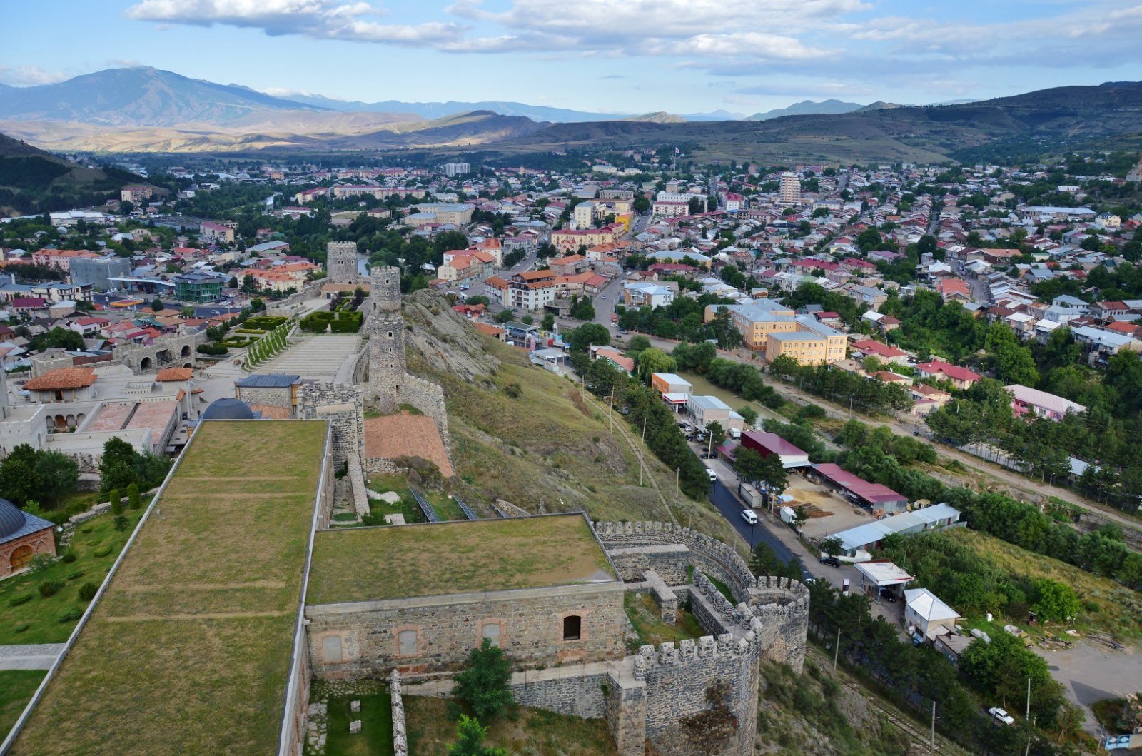 Partial view of the Rabati complex and panorama of Akhaltsikhe