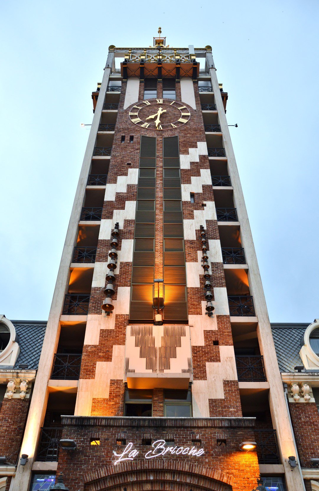 Torre dell'orologio della Batumi Piazza