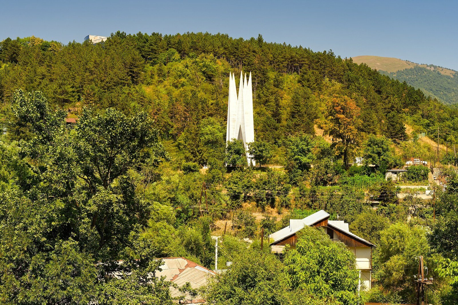 Monastero di Haghartsín nella foresta del Parco Nazionale di Dilijan