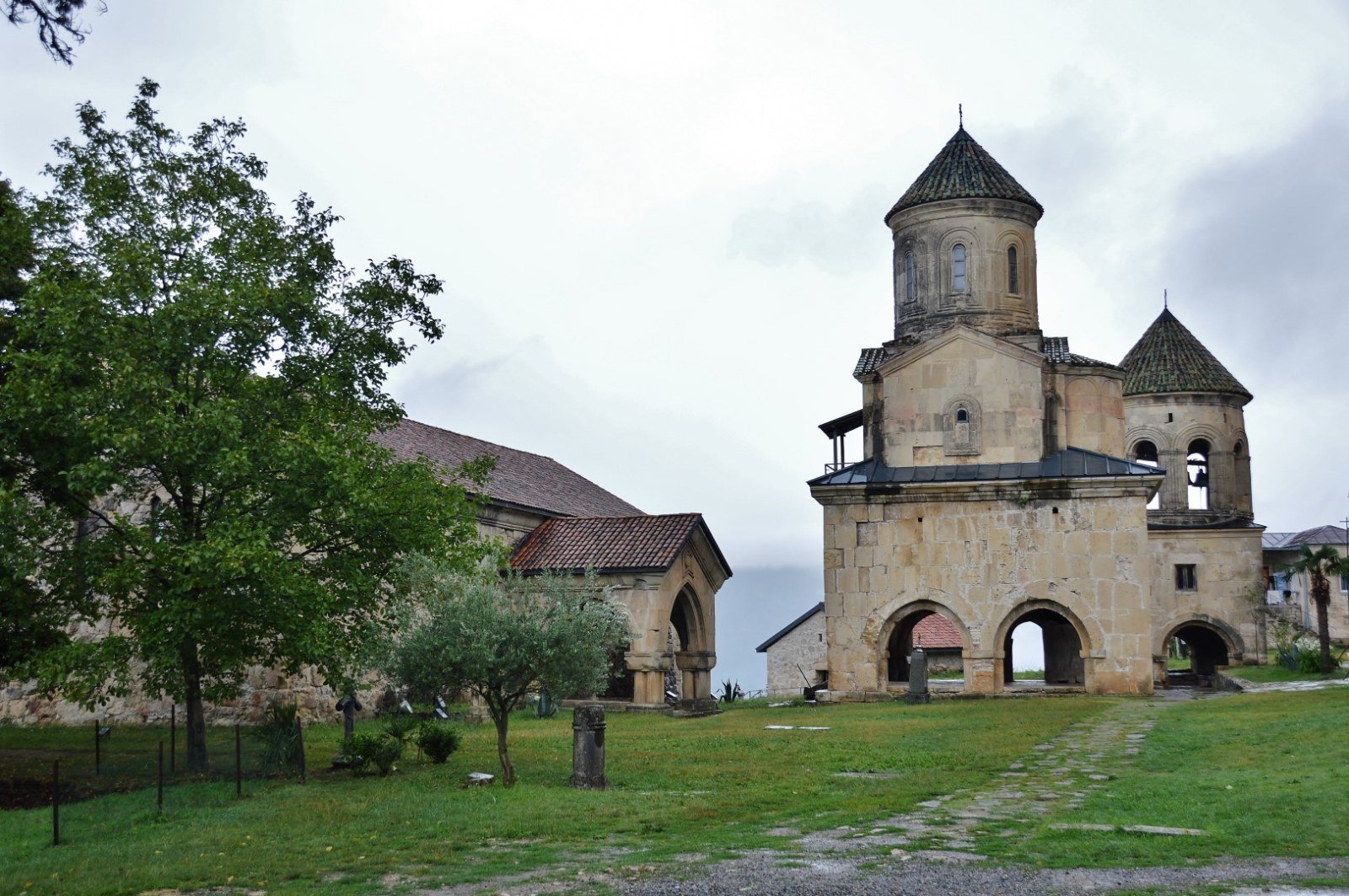 Gelati Monastery: Academy, Church of St Nicholas and bell tower
