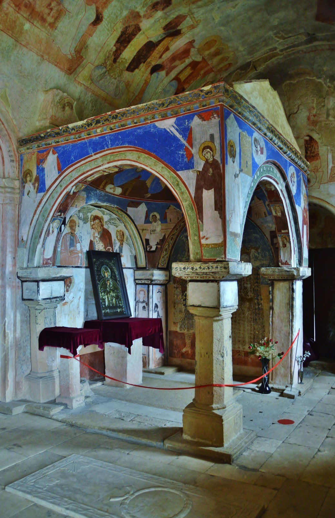 Baldachin in the narthex of the Cathedral of the Virgin, Gelati Monastery