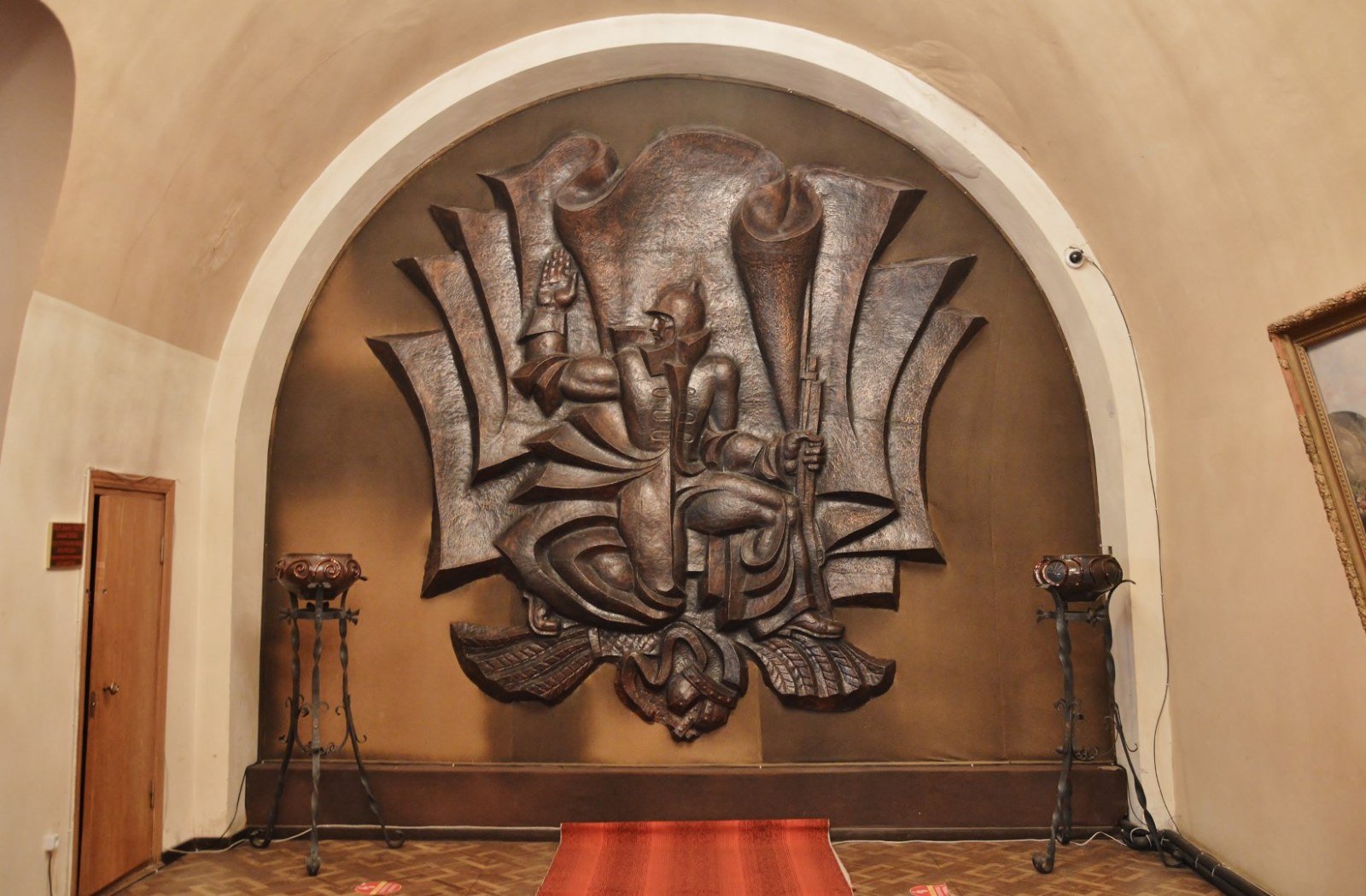 Altorilievo nell'atrio del Museo di Stalin, Gori