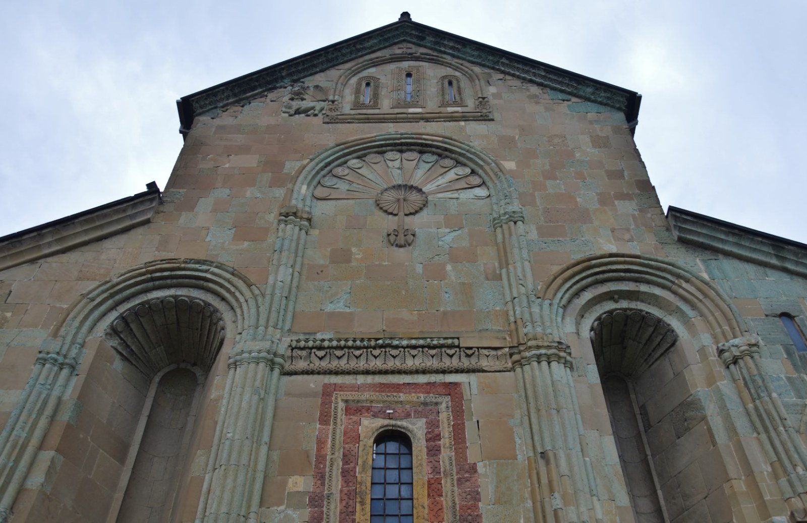 Ornamentation on the eastern facade of Svetitskhoveli
