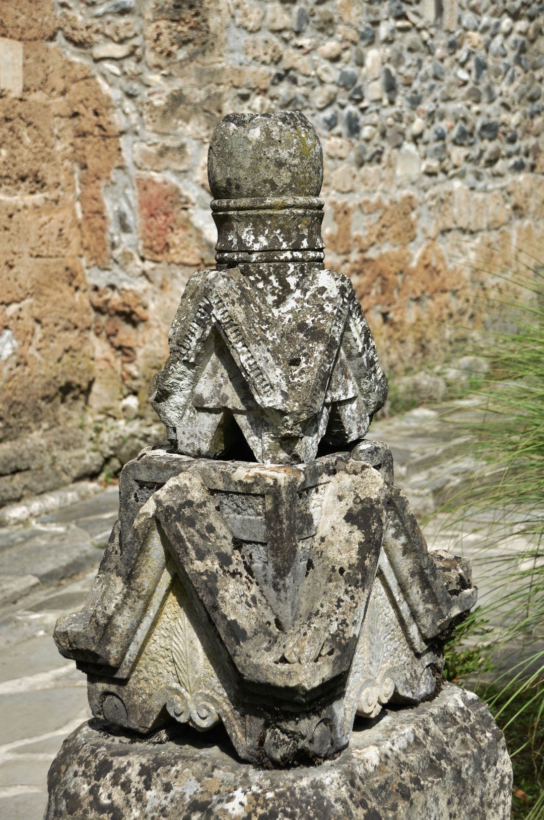 Ornamental finial on pillar in the courtyard, Ubisa Monastery