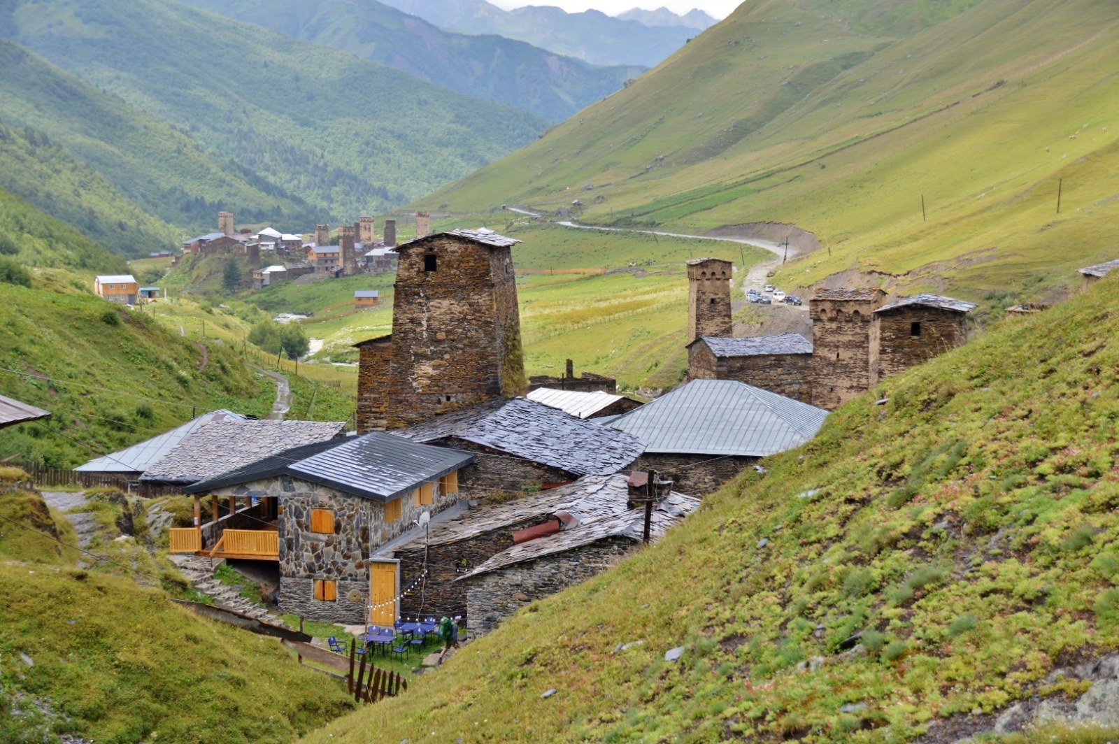 Blick vom Burghügel der Königin Tamar in Richtung Murkmeli, Ushguli