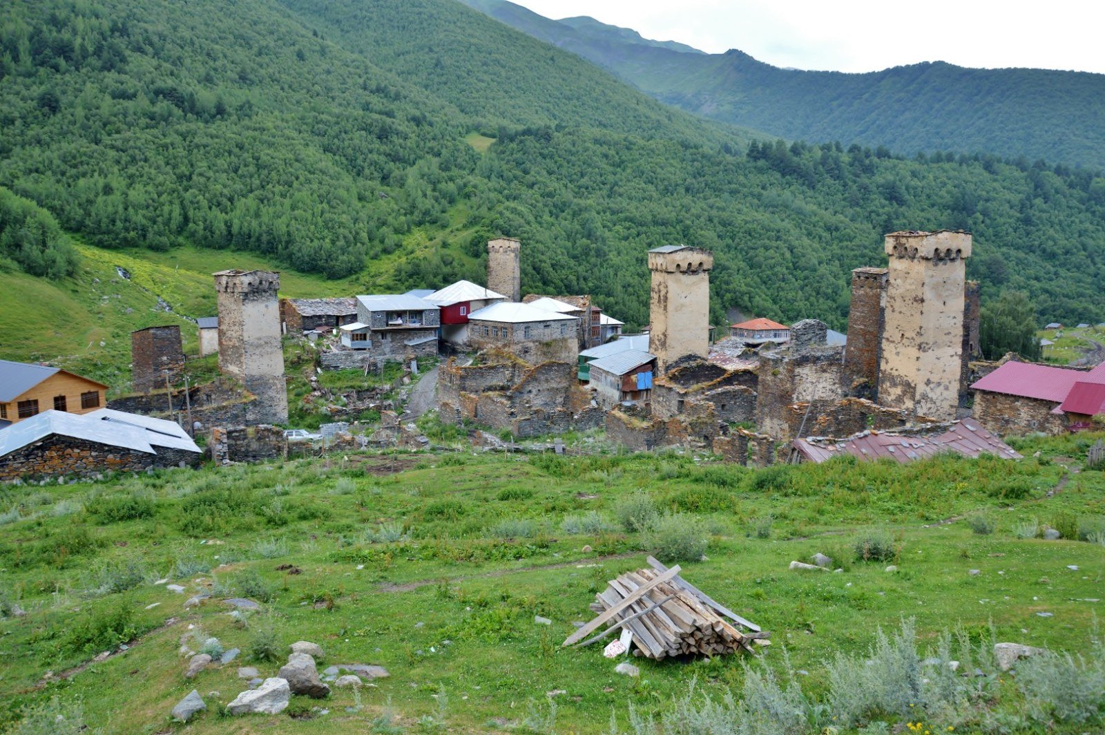 Ansicht des Weilers Murkmeli, Ushguli