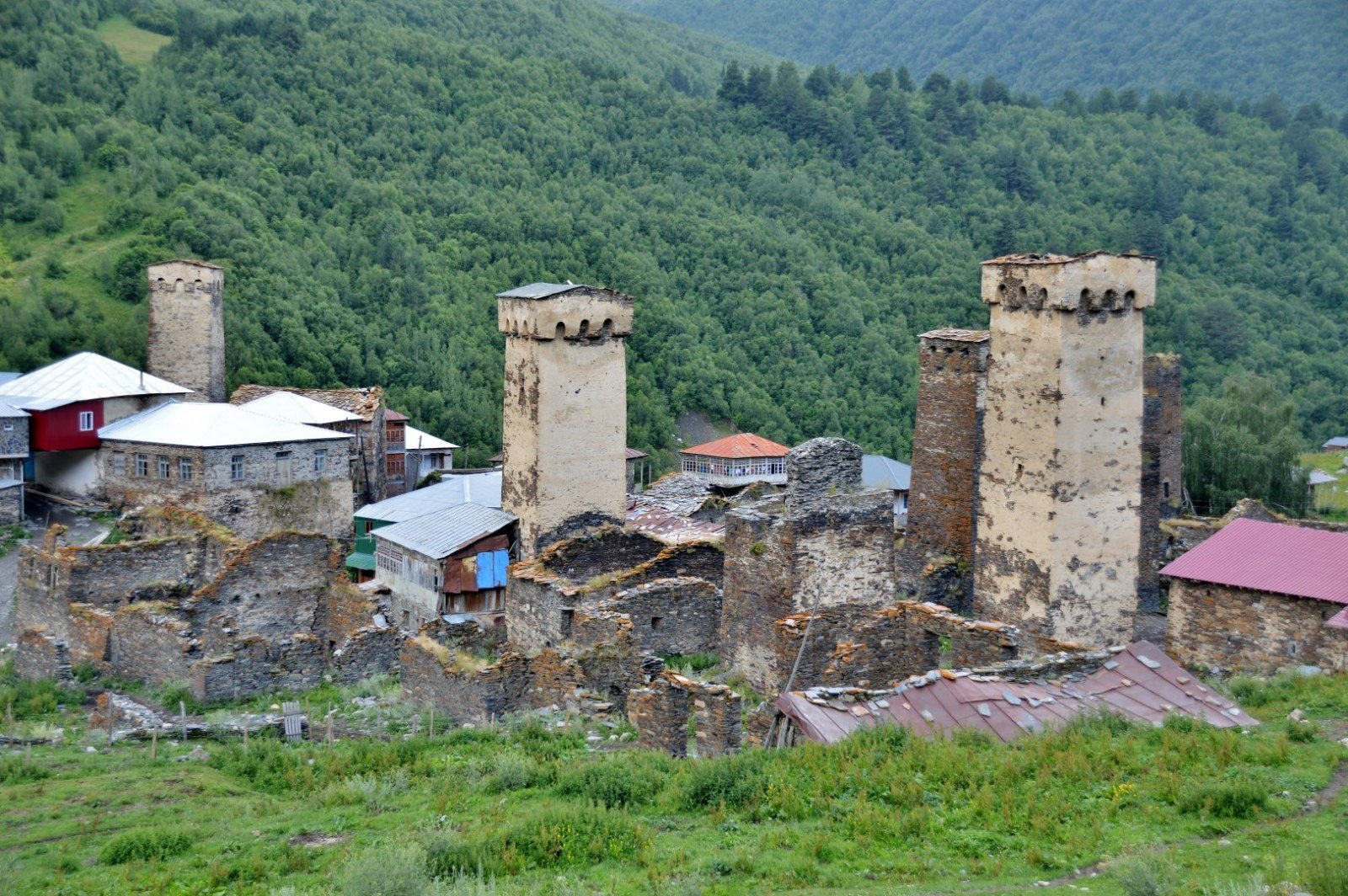 Teilansicht des Weilers Murkmeli, Ushguli