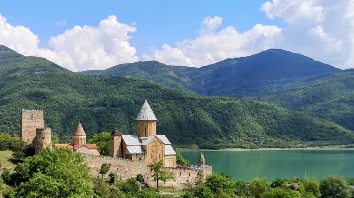 Scoprire la Georgia: Guida Completa a questo Affascinante Paese del Caucaso