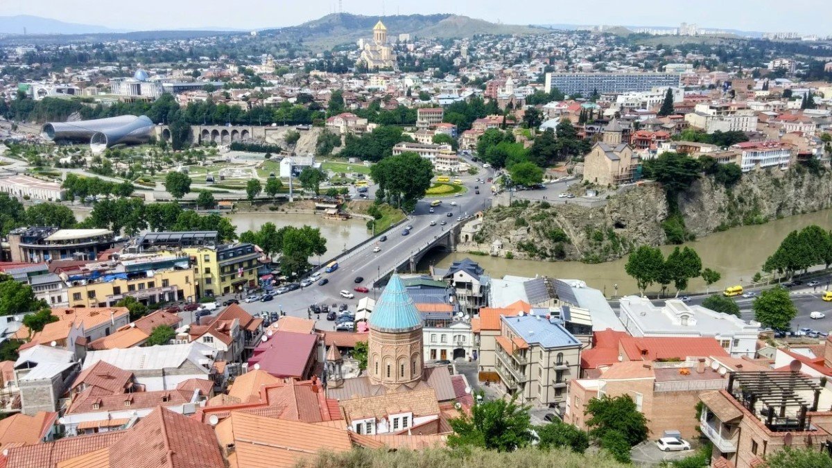 Viajar a Georgia desde España: la guía definitiva 2026