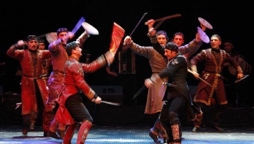 Danzas folclóricas georgianas: guía completa de los bailes tradicionales de Georgia