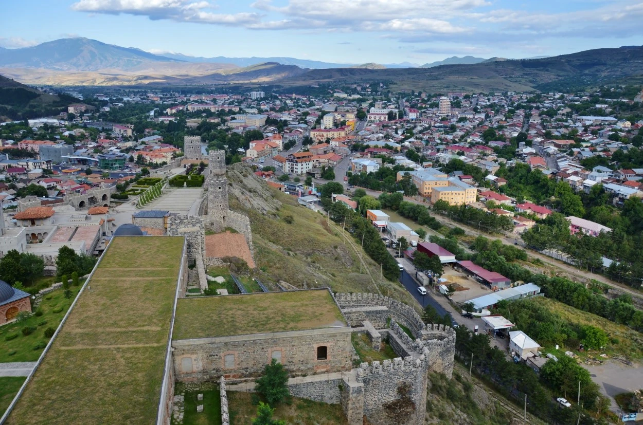 El icónico complejo monástico de Vardzia, joya de la región Samtskhe Djavakheti