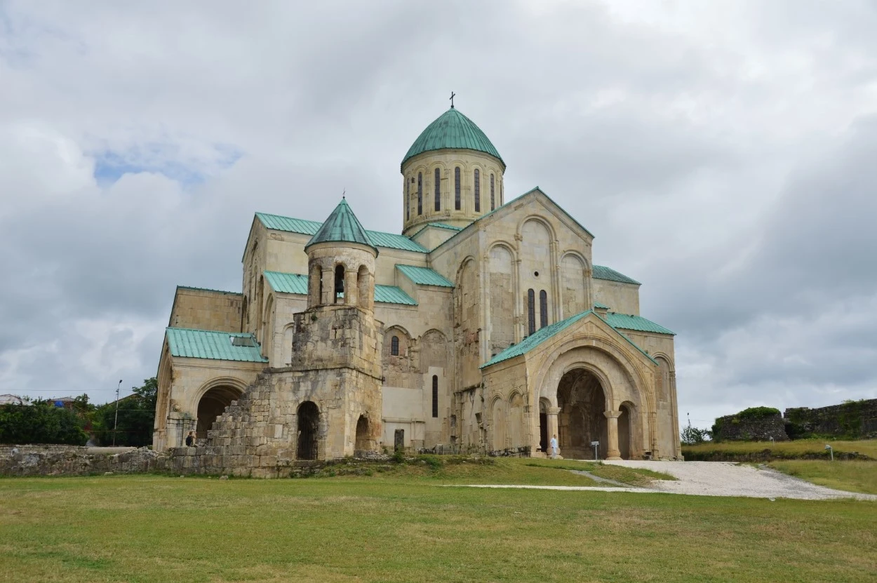 Kutaisi. Catedral de Bagrati. Vista suroccidental