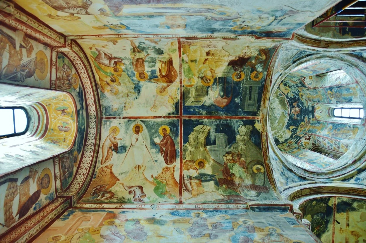 Monasterio de Gelati. Iglesia de san Jorge. Frescos de la bóveda de la nave
