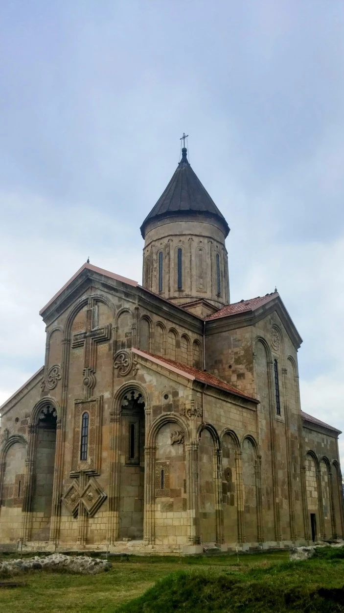 La catedral de Samtavisi, joya de la arquitectura georgiana medieval