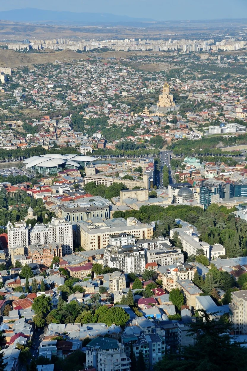 Tiflis. Panorámica desde el parque Mtatsminda. Toma 3